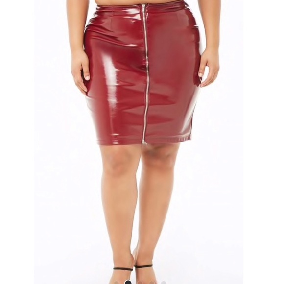 SOLD Plus Zipped Faux Leather Pencil Skirt - Picture 3 of 5